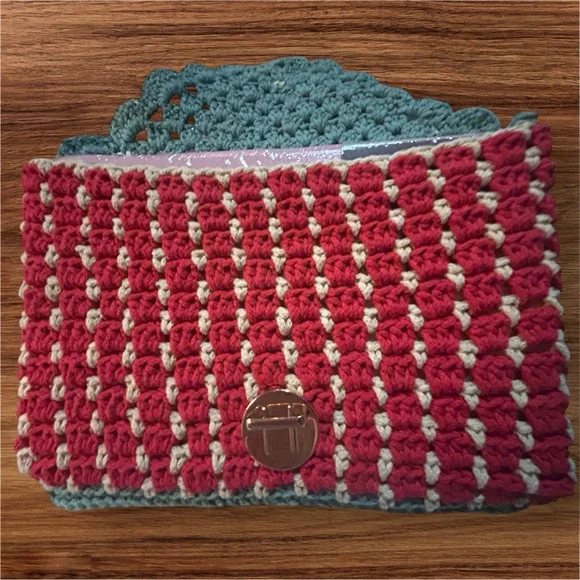 Crochet Bible Sleeve incl Bible - Picture 3 of 3